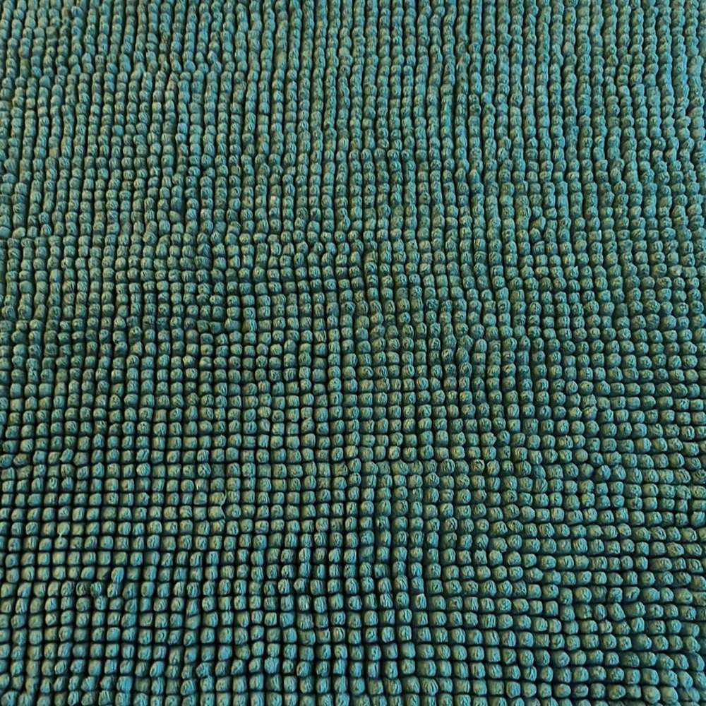 Barely  Used  Bright Aqua Sea Green Beach-  absorbent Soft Bath Mats 20” x 30”